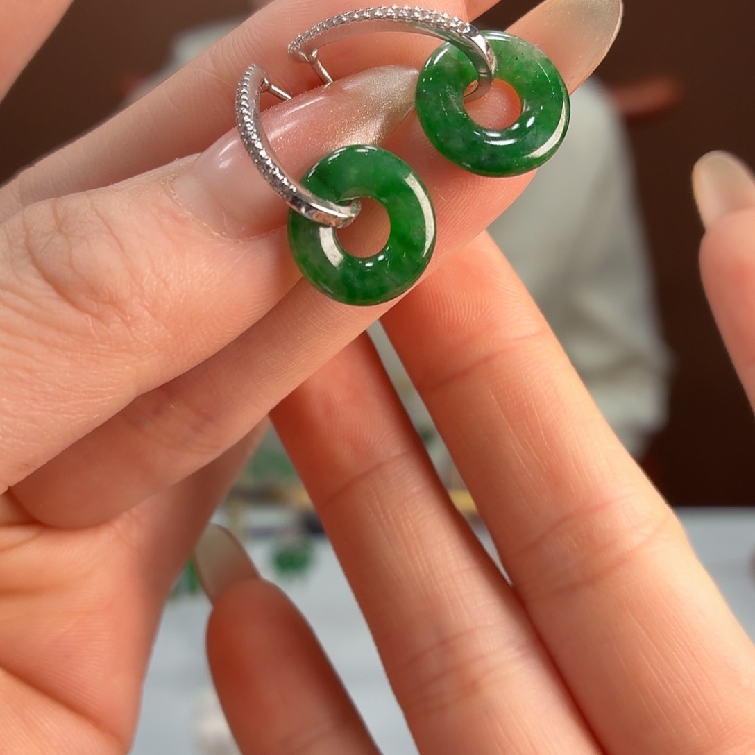 宋***姐翡翠银S925镶嵌耳饰有纹甩货