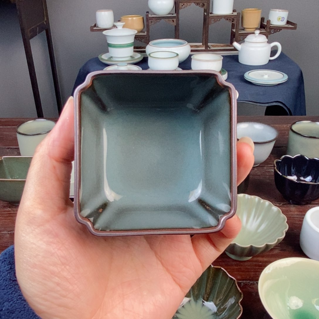 铁胎粉青釉 四方杯 开片 