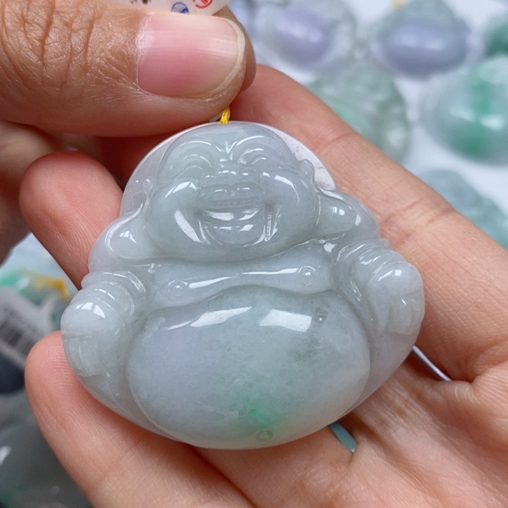 翡翠颈饰未镶嵌佛