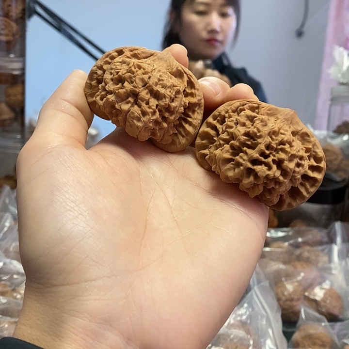 文玩核桃把件53官帽红皮