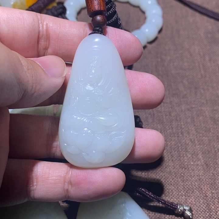 颈饰未镶嵌和田玉灵***手