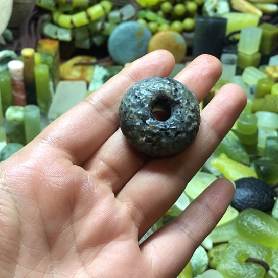 未镶嵌岫玉吊坠岫