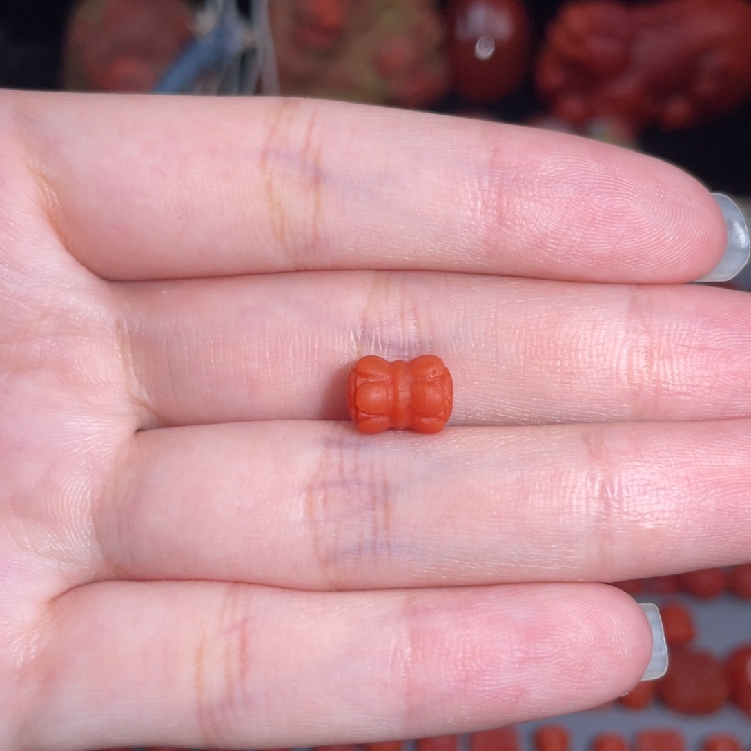 未镶嵌并蒂莲7mm+南红玛瑙