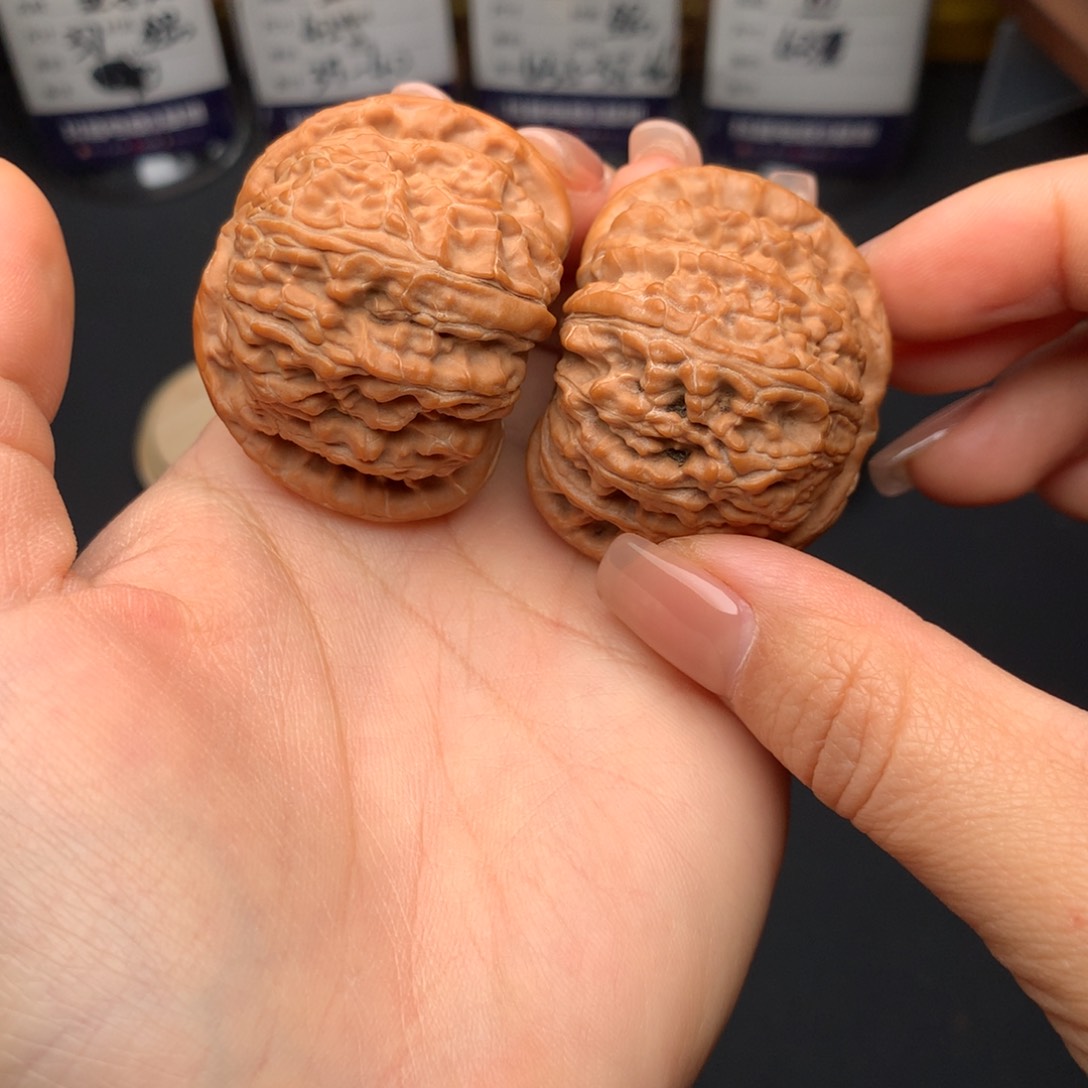 文玩核桃吊坠43球白