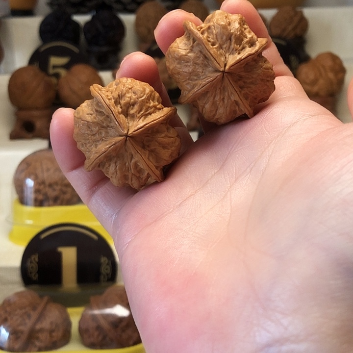 桃核吊坠云南铁核桃