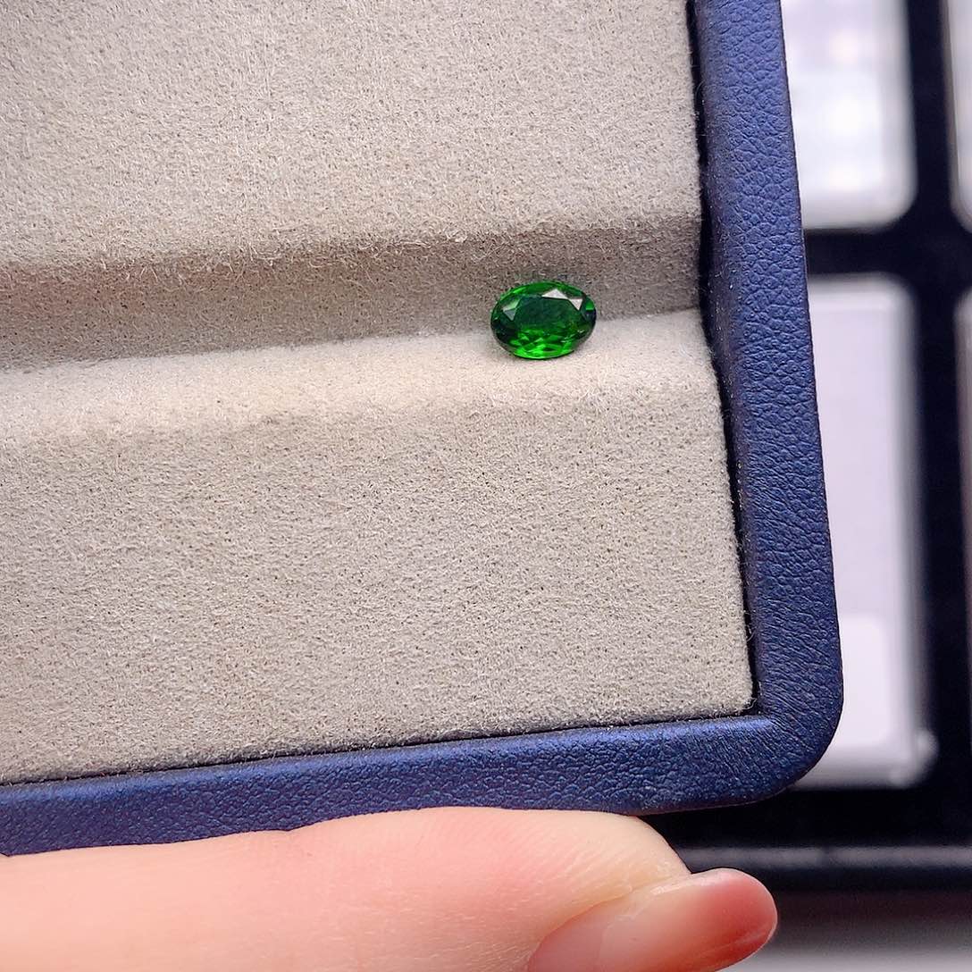 透辉石裸石未镶嵌，天然透辉石未镶嵌