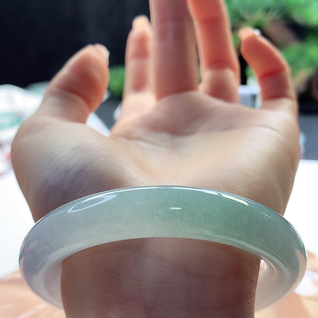 翡翠手镯未镶嵌天然翡翠54-55胖圆一抹茶绿一口糖