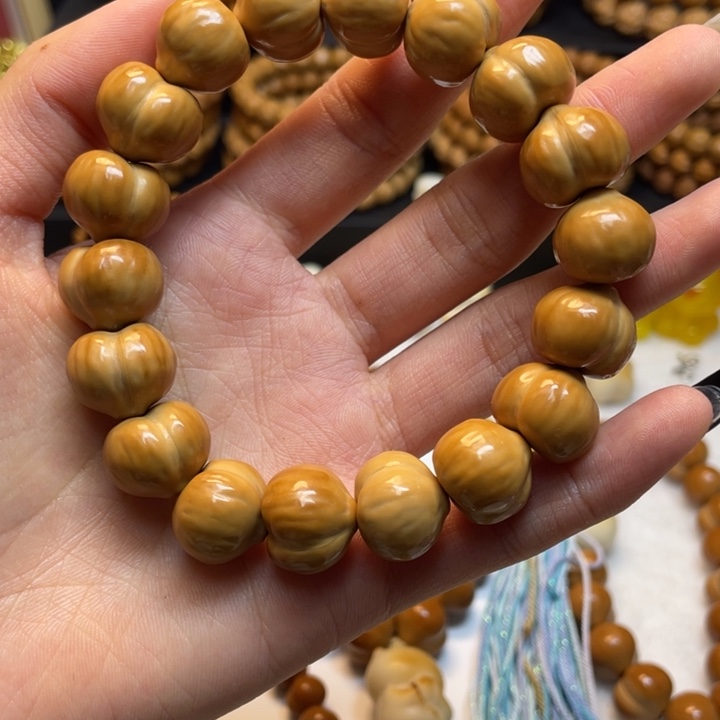 …****猴头核桃手串微瑕屁桃猴头核桃