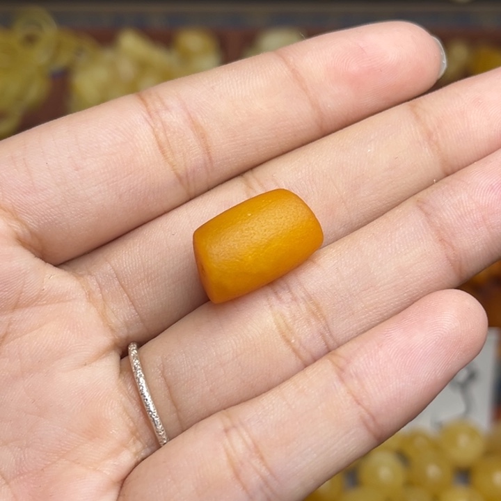 蜜蜡未镶嵌珠宝奇石鸡油黄老蜡马蹄珠 