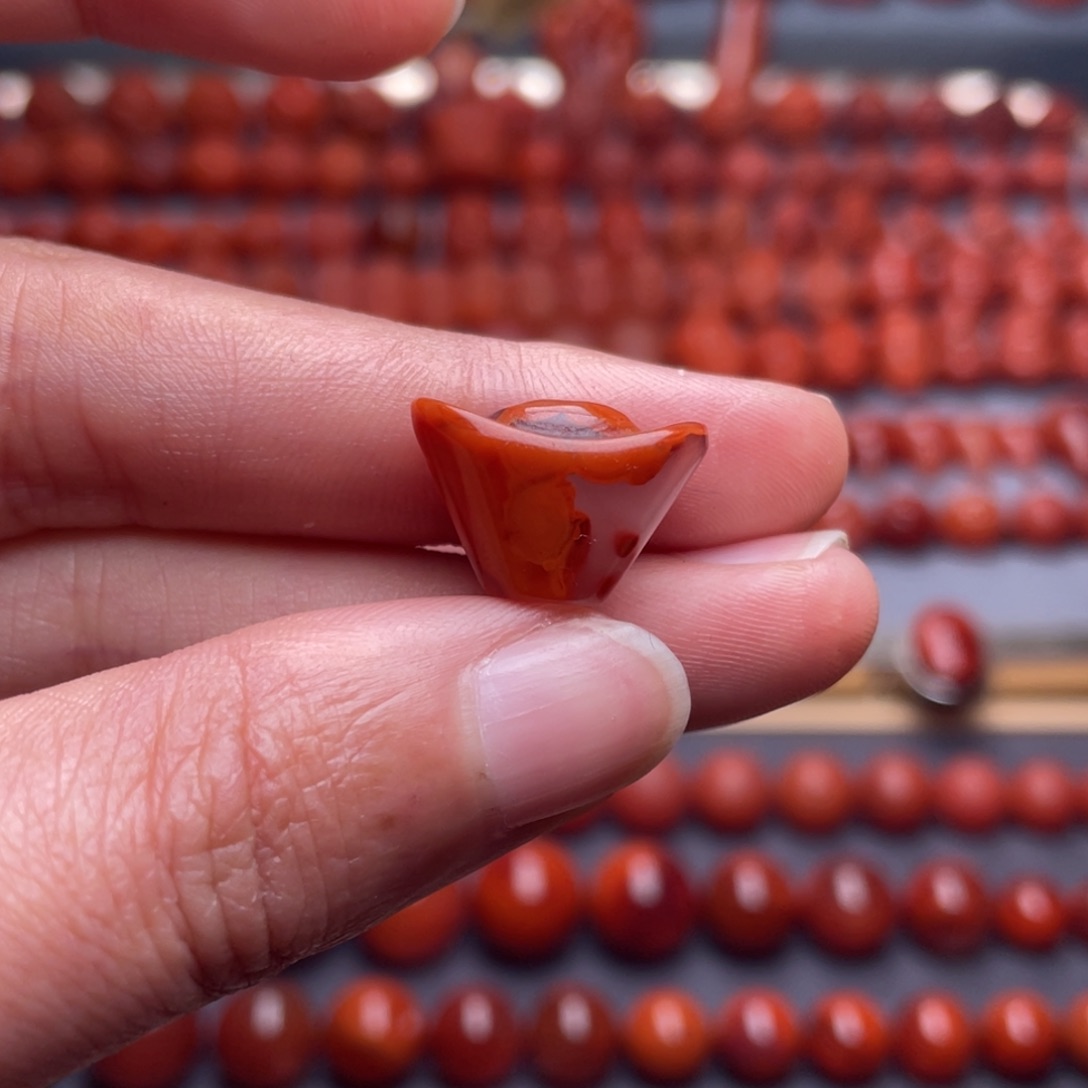 南红玛瑙未镶嵌其他W瓦西双色带火焰元包背云