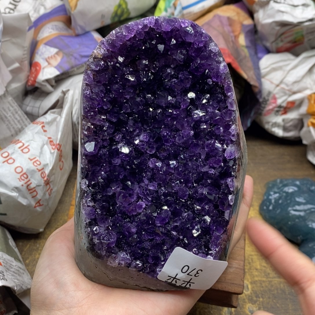 紫晶乌拉圭未镶嵌