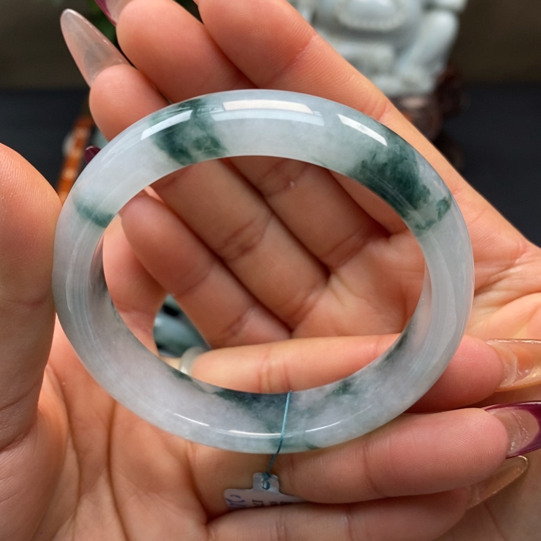 翡翠手镯未镶嵌天然