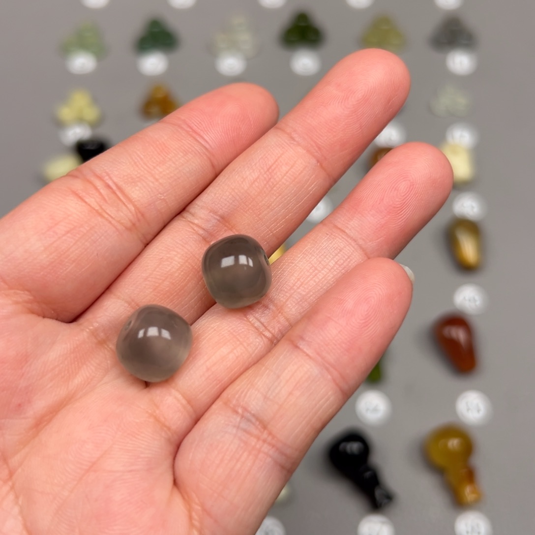 未镶嵌蛇纹石玉颈饰亞*·