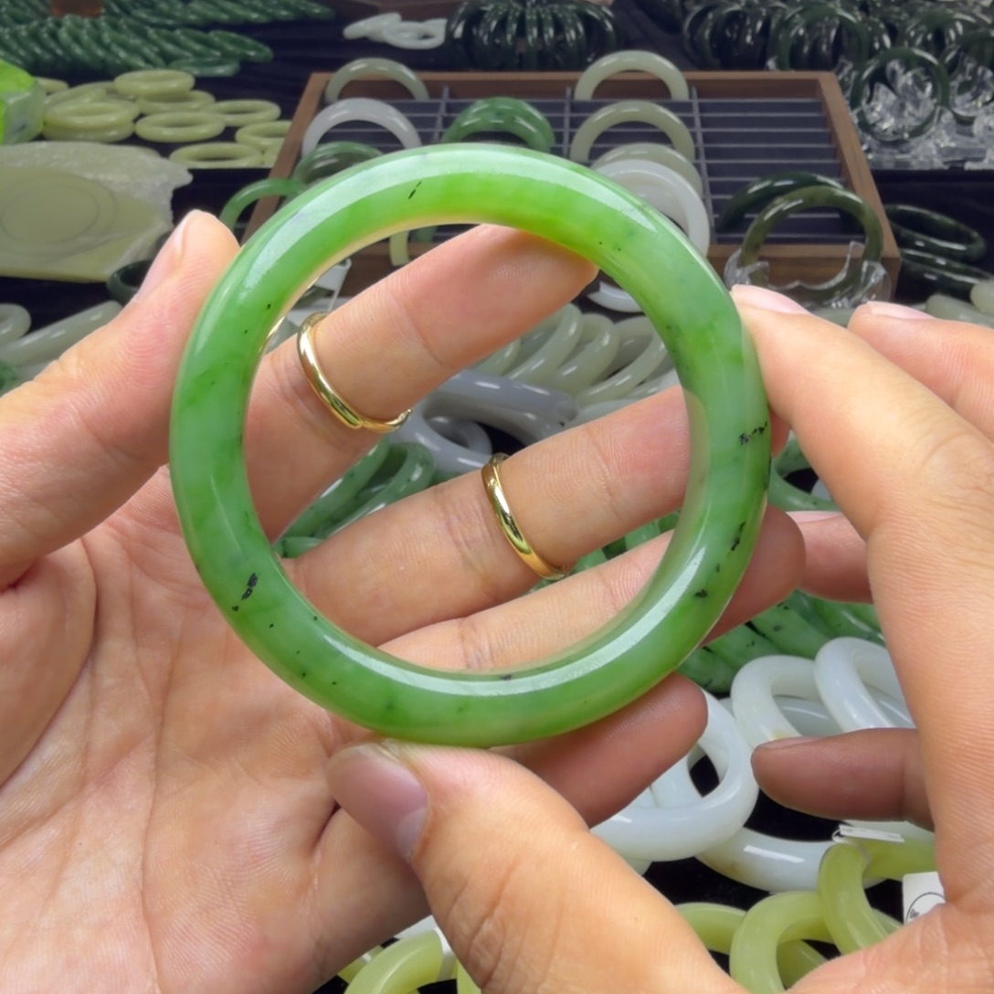 用***7和田玉未镶嵌车挂