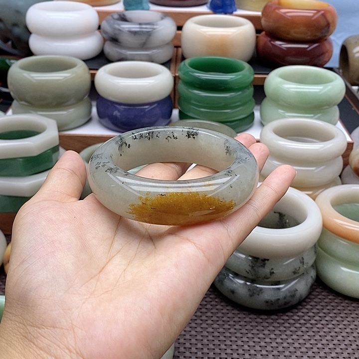 石英质玉手镯未镶嵌用***哥