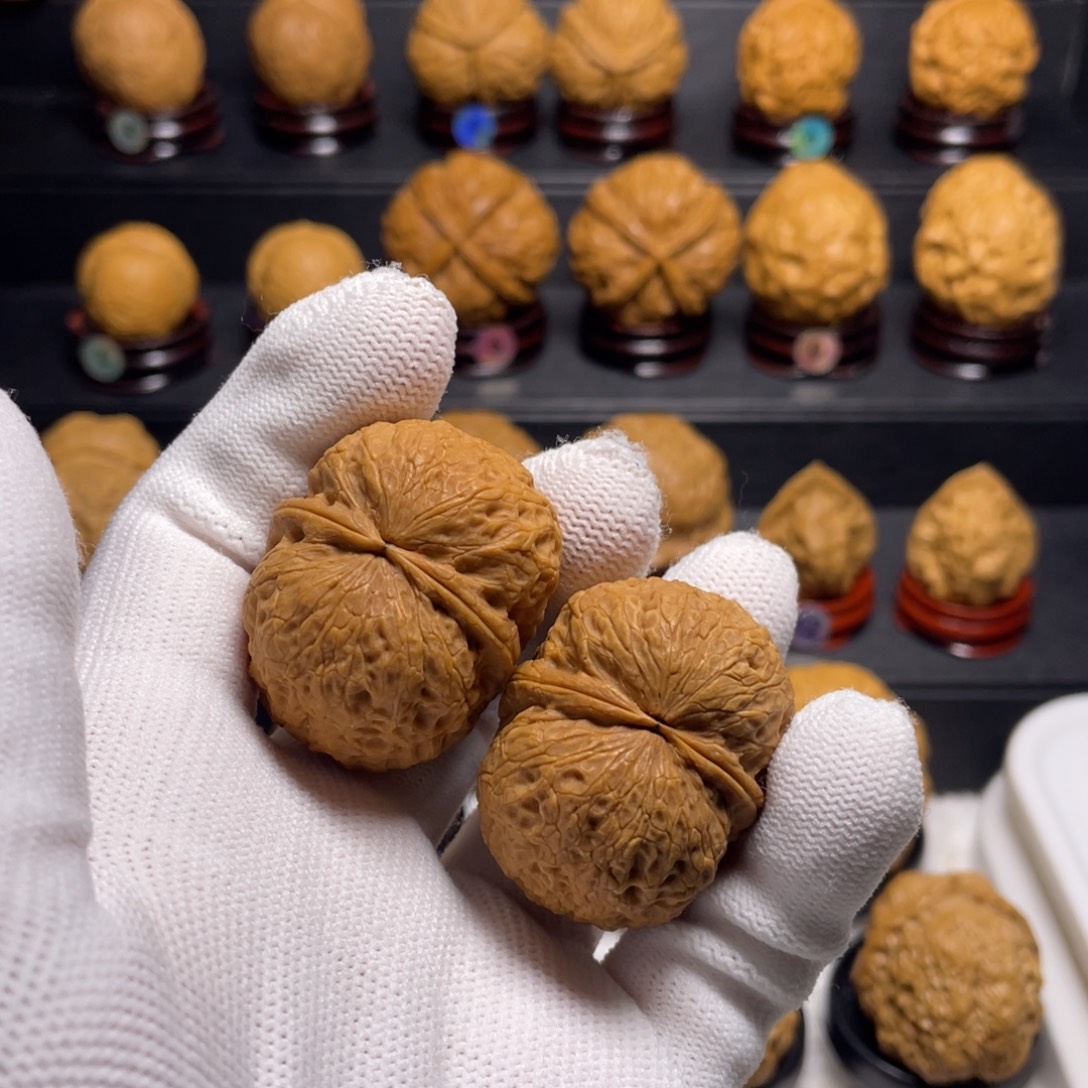 文玩核桃吊坠A1元宝