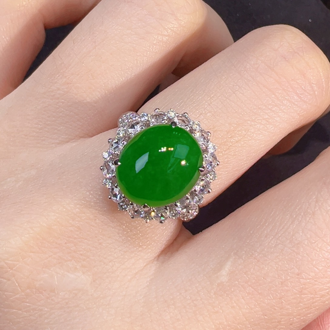 翡翠戒指18K金镶嵌蛋面