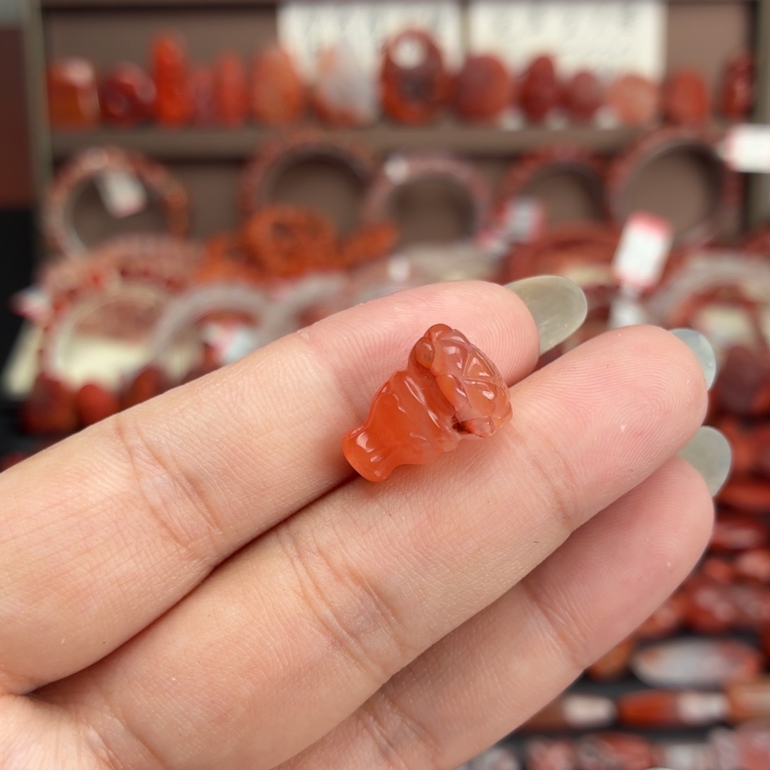 南红玛瑙未镶嵌颈饰莲花三通对孔卡11咪➕