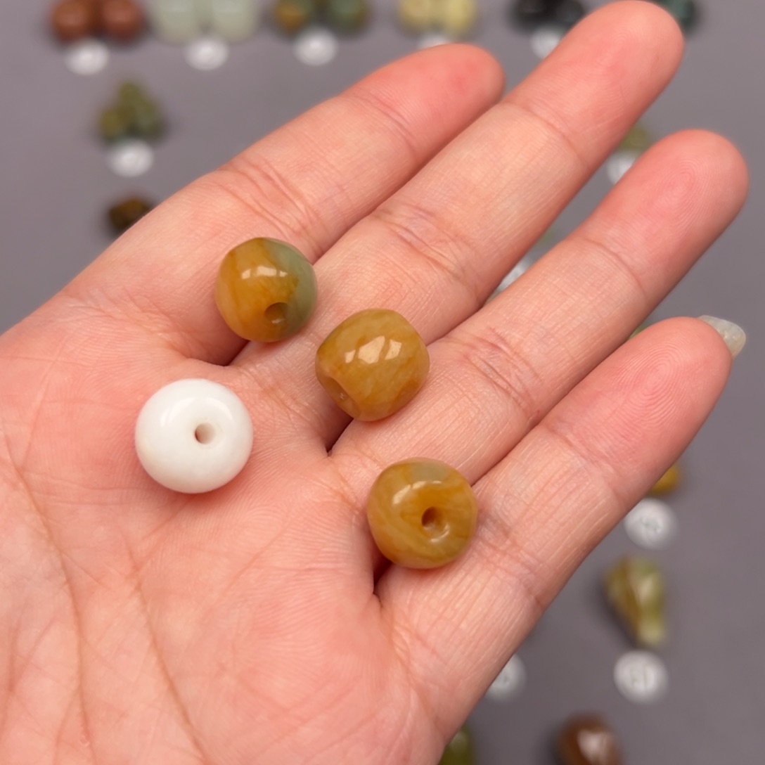 未镶嵌蛇纹石玉颈饰微瑕