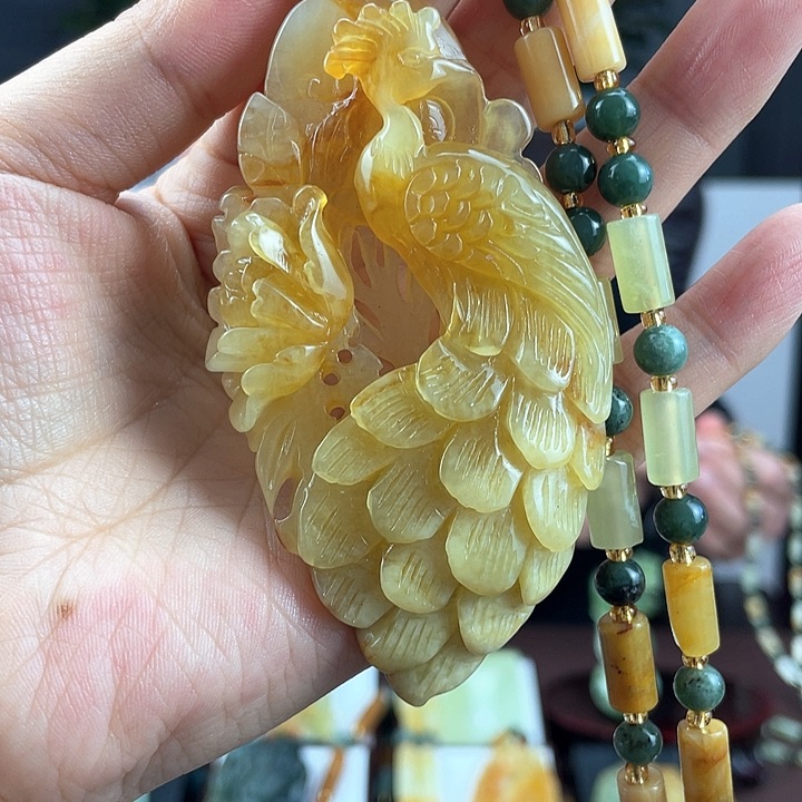 蛇纹石玉颈饰未镶嵌