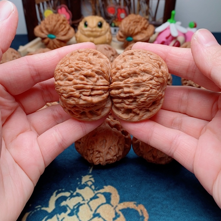 文玩核桃把件山地蝴蝶磨43