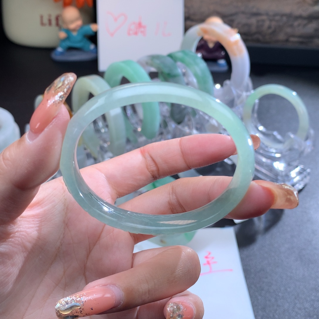 翡翠手镯（贵妃镯）未镶嵌