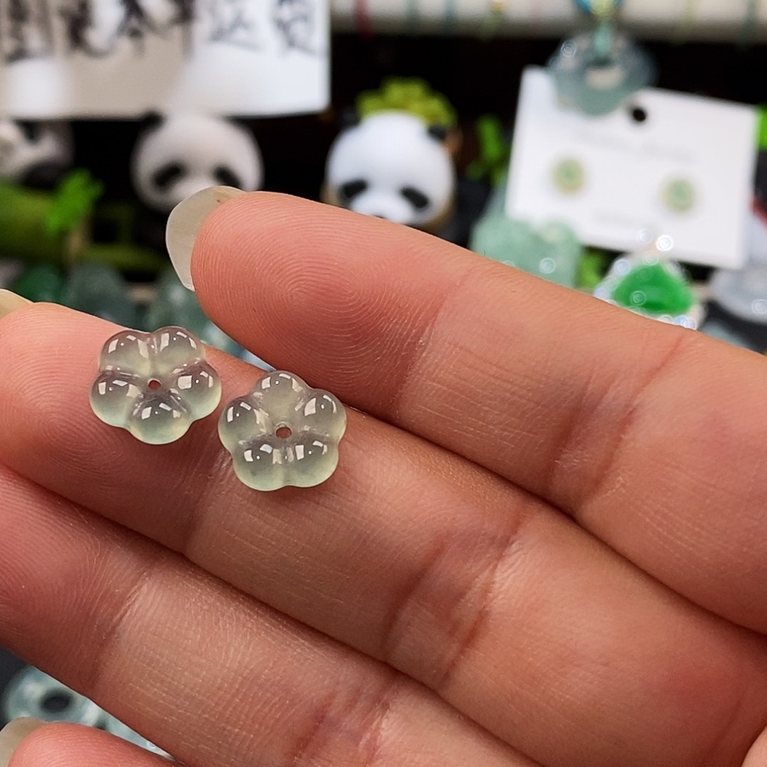 翡翠未镶嵌颈饰冰种大花一对