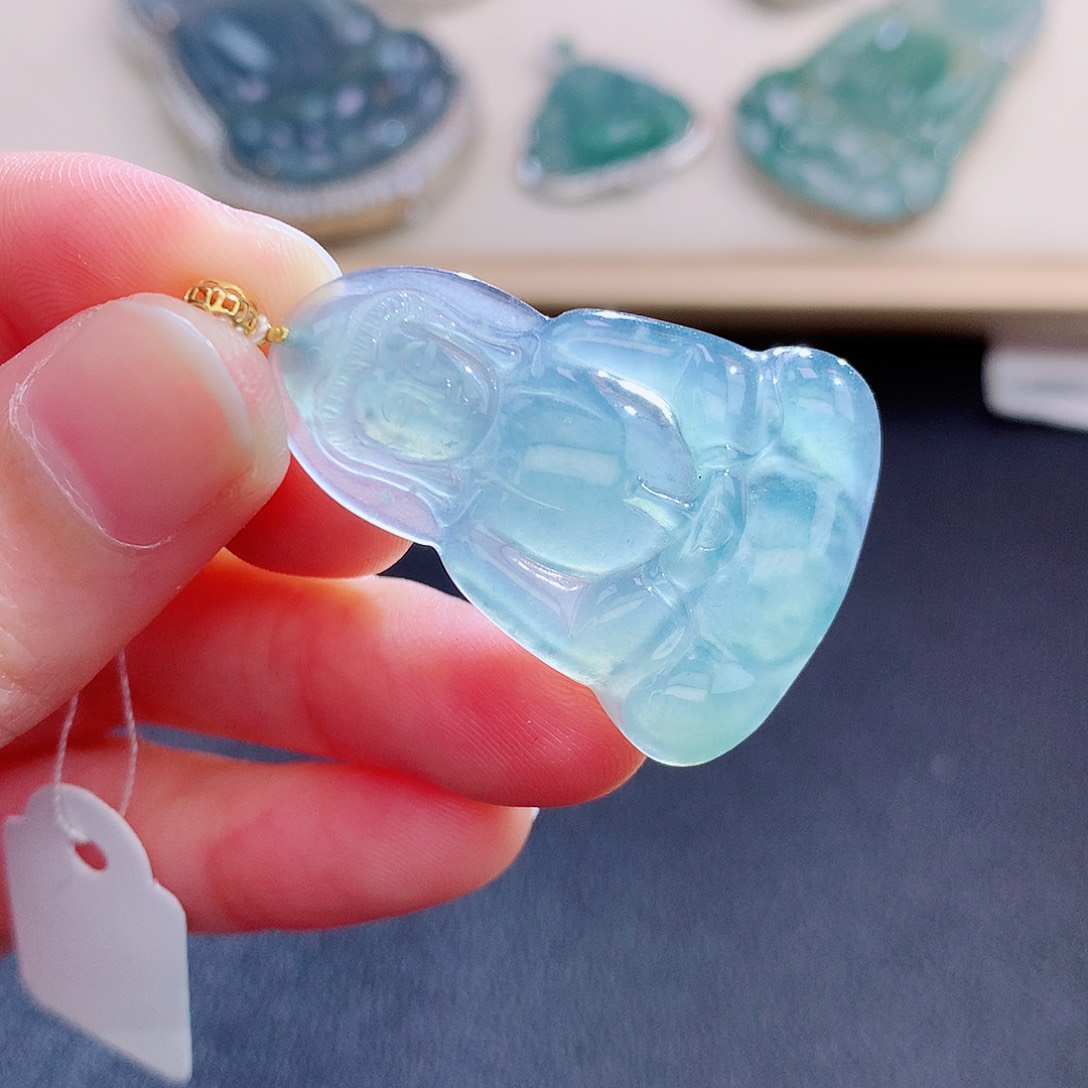 翡翠颈饰18K金镶嵌翡翠