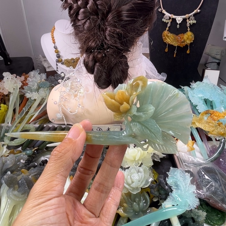 未镶嵌岫玉发饰瑕疵