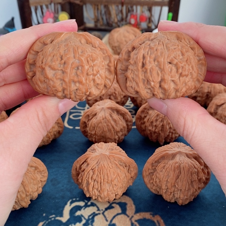 文玩核桃把件闷白46