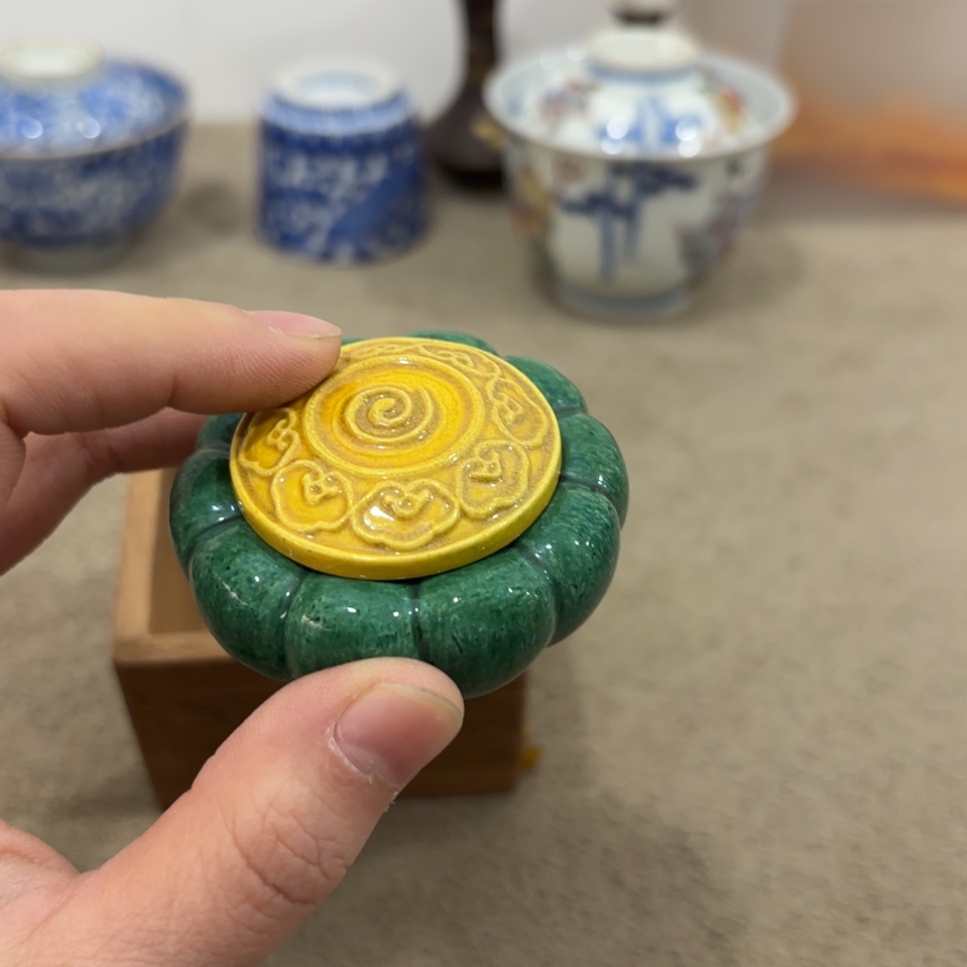 瓷片非常好看漂亮的物品 