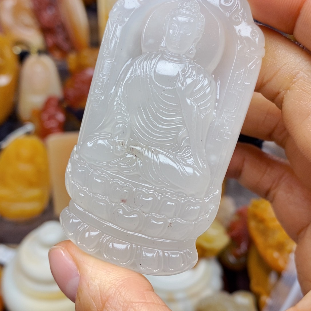 石英质玉（黄龙玉）颈饰未镶嵌