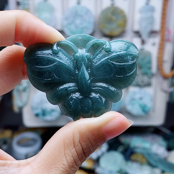 翡翠未镶嵌颈饰翡翠