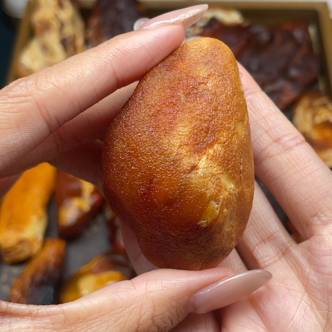 琥珀未镶嵌珠宝奇石