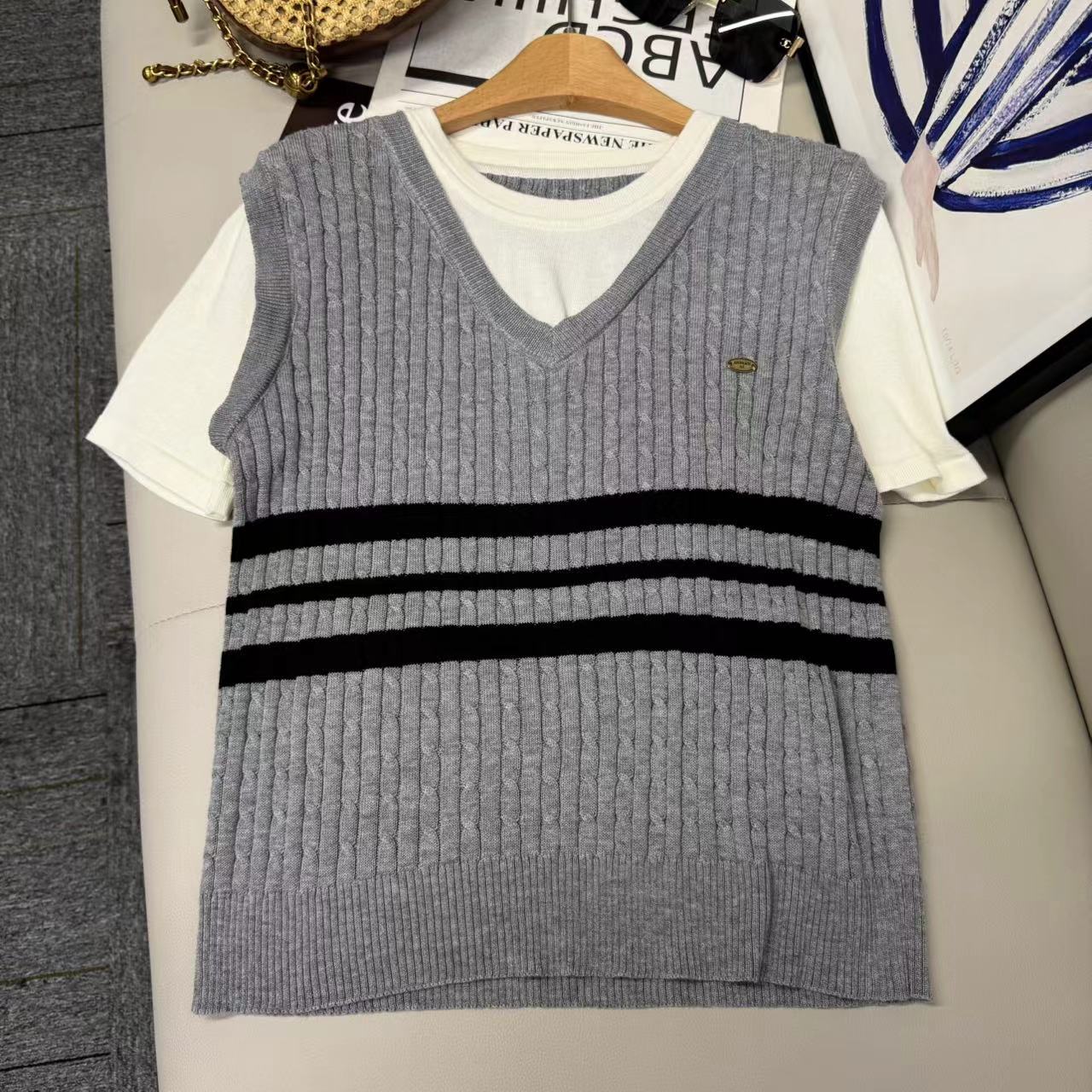 深圳南油白桃美美 叠穿V领假两件针织马甲条纹短袖夏季新款A1290