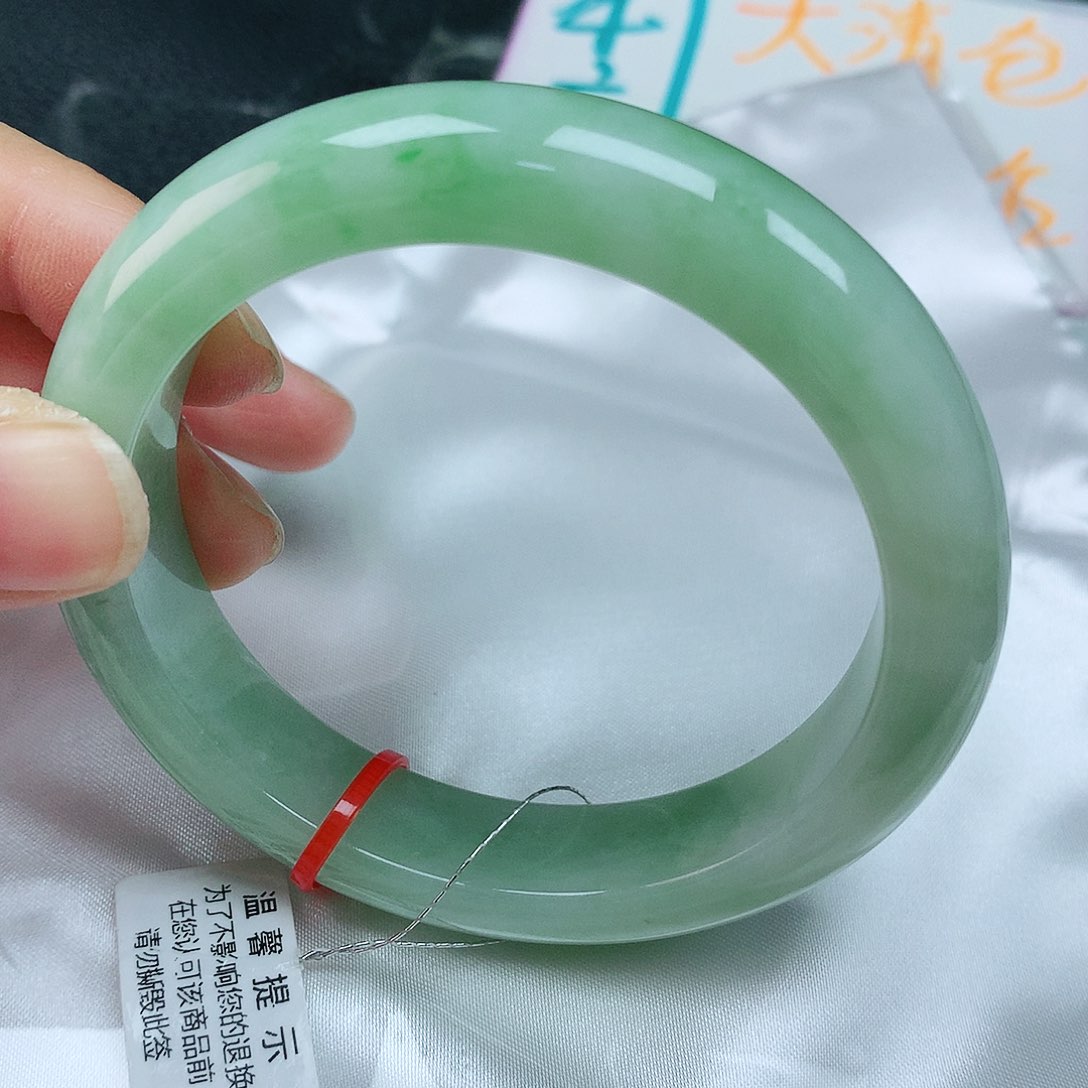 翡翠手镯未镶嵌57+圈