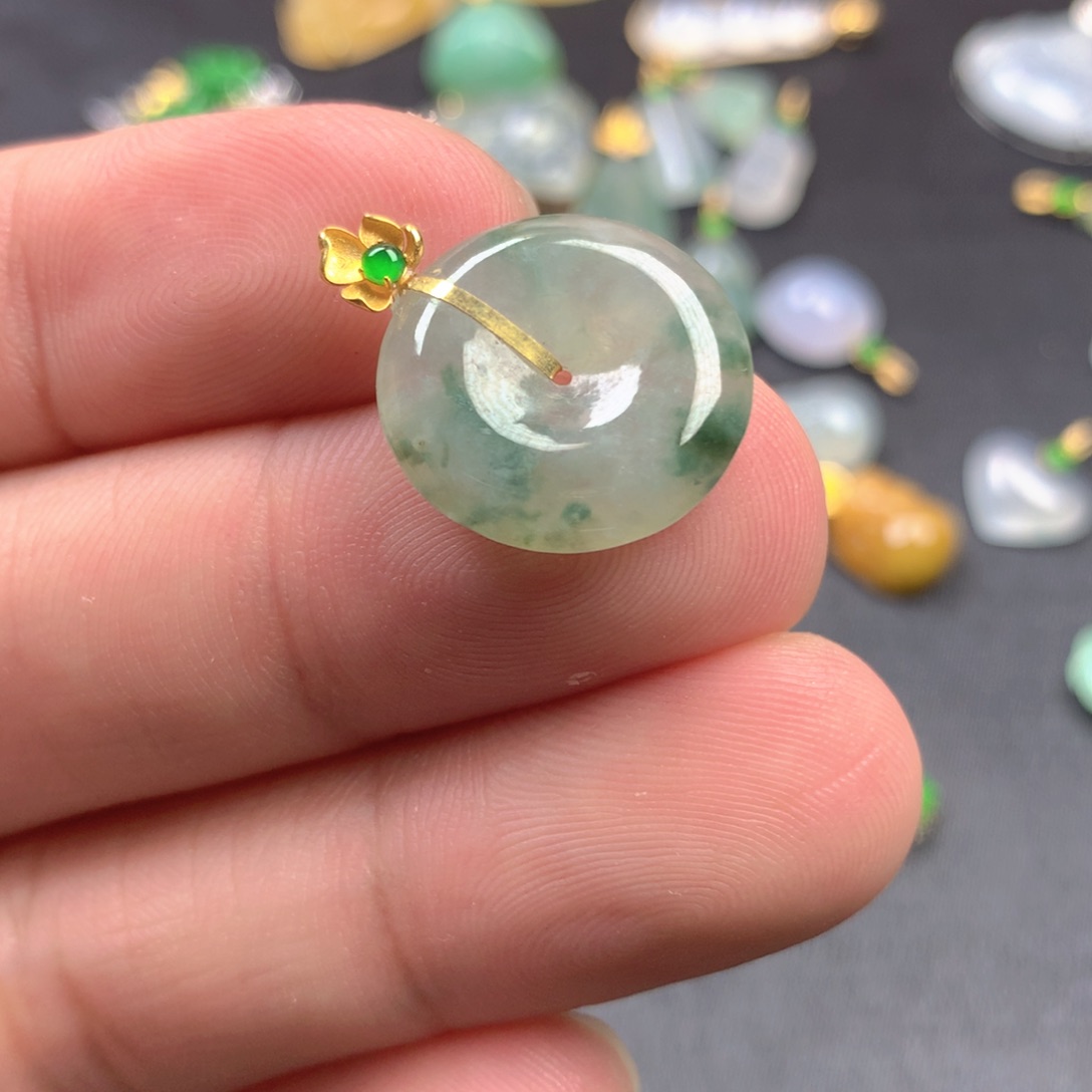 【闪购商品】颈饰18K金镶嵌翡翠翡翠