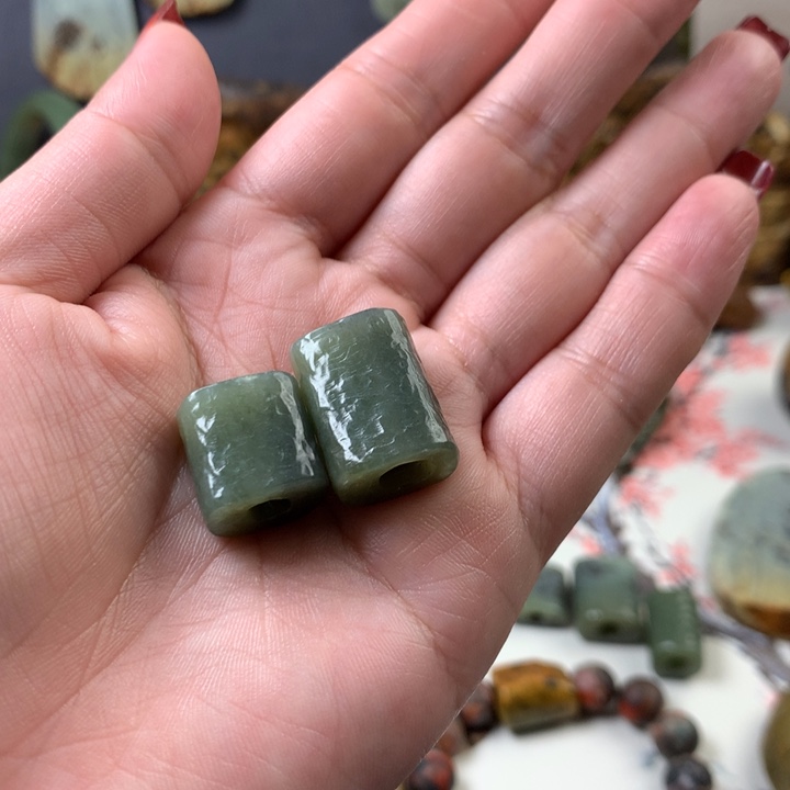 透闪石质玉珠子未镶嵌简**月