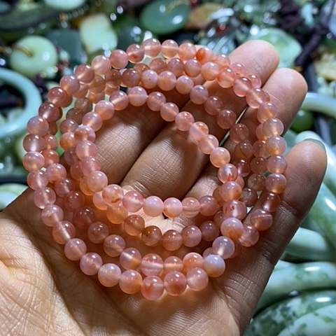 南红玛瑙颈饰未镶嵌