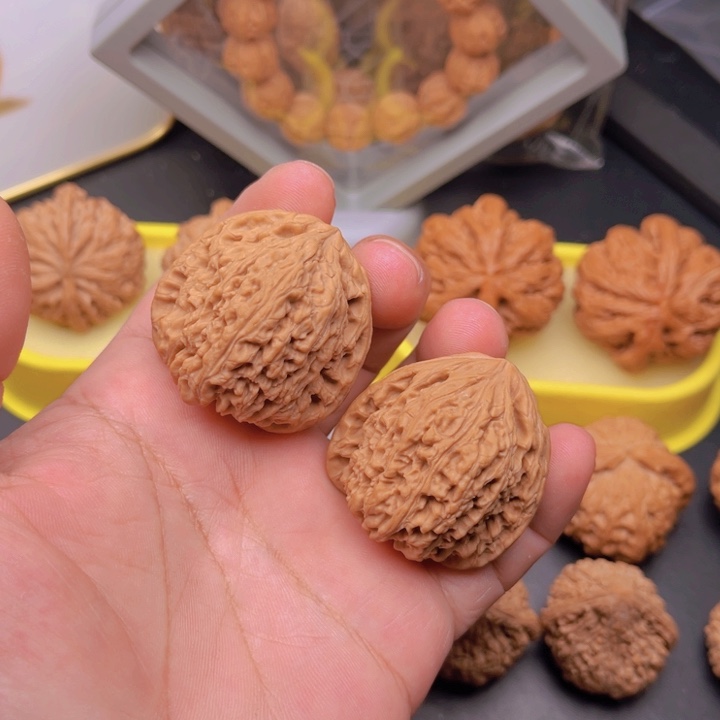 文玩核桃把件40全品南疆石