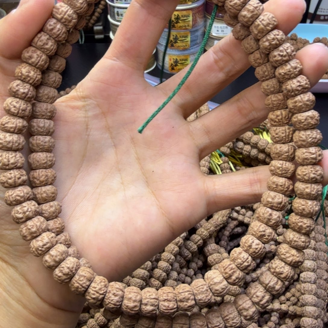 ✧***)金刚菩提吊坠树王藏切1条  保全品手持