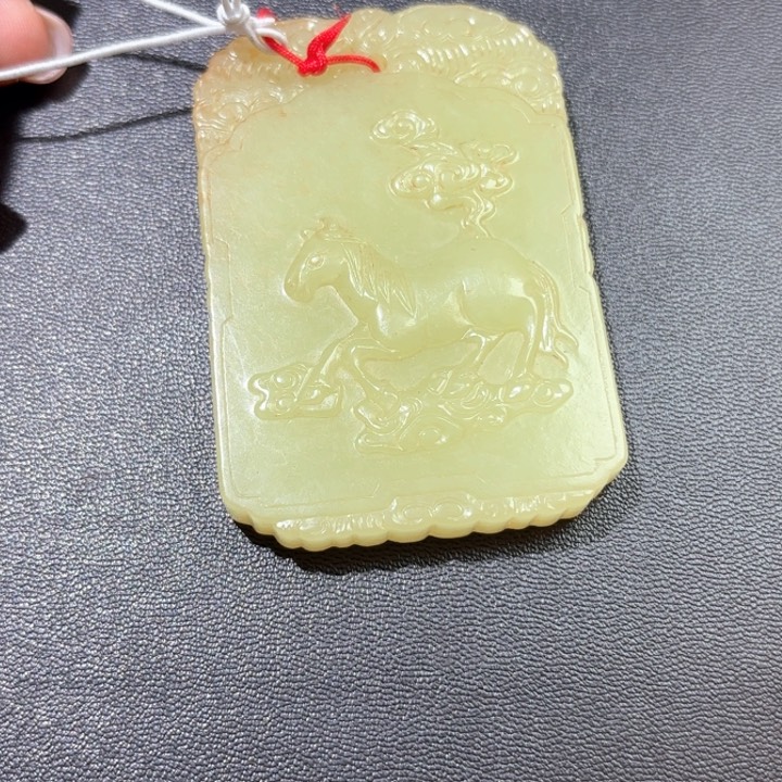 善***尽未镶嵌和田玉挂件