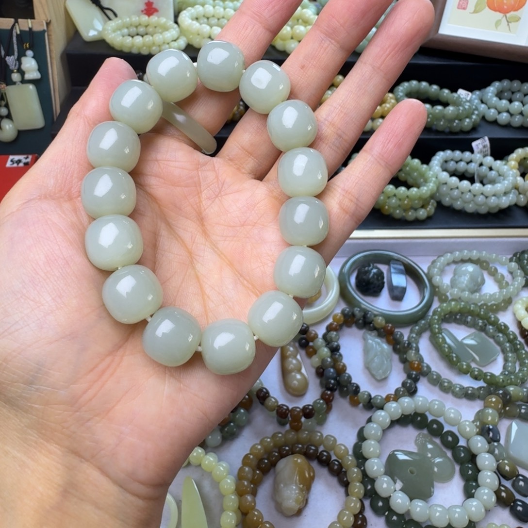 和田玉（青白玉）未镶嵌手链