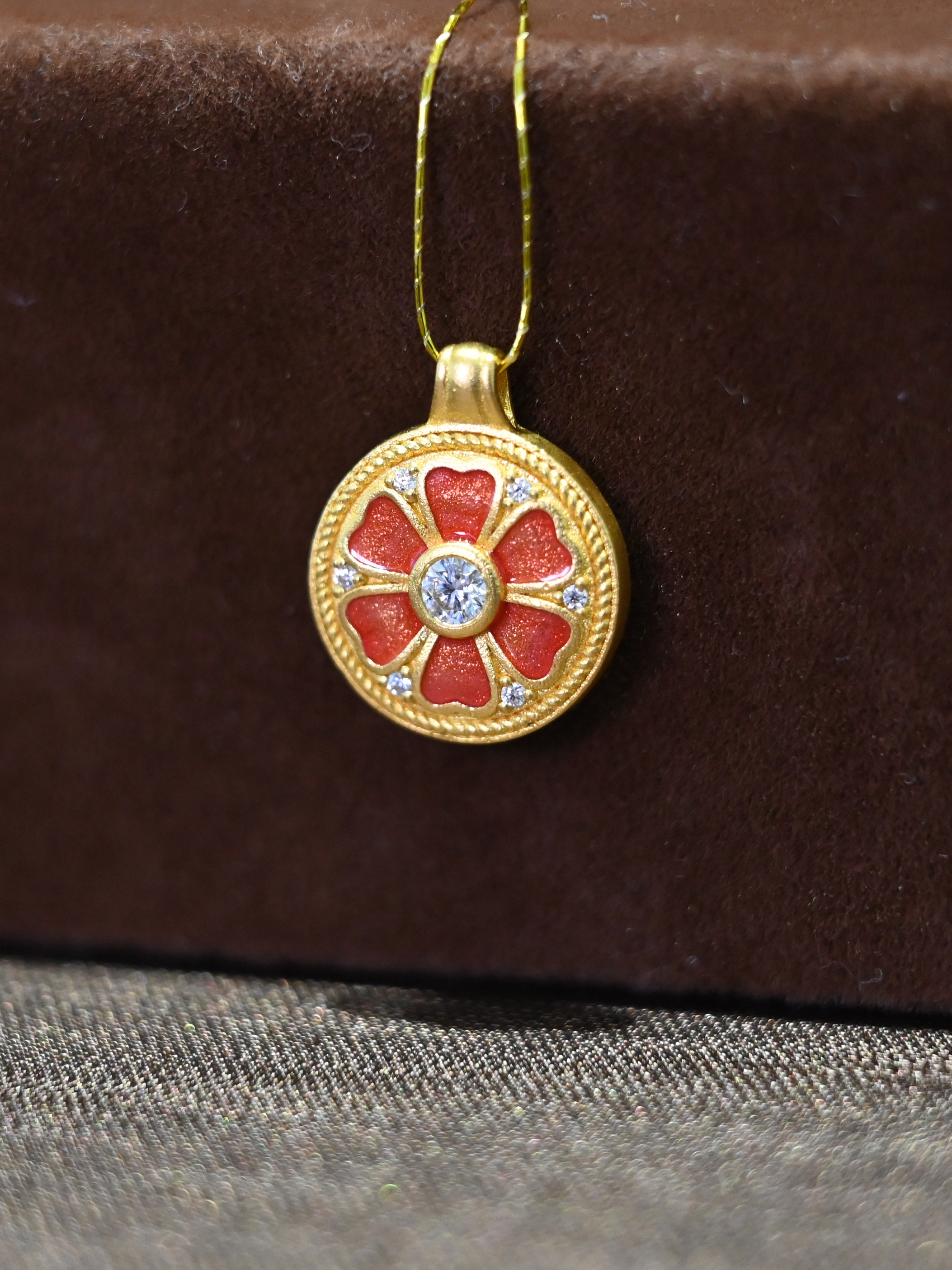 【金喜予心】足金999莫桑点钻珐琅烤漆镶嵌黄金小花百搭气质礼物