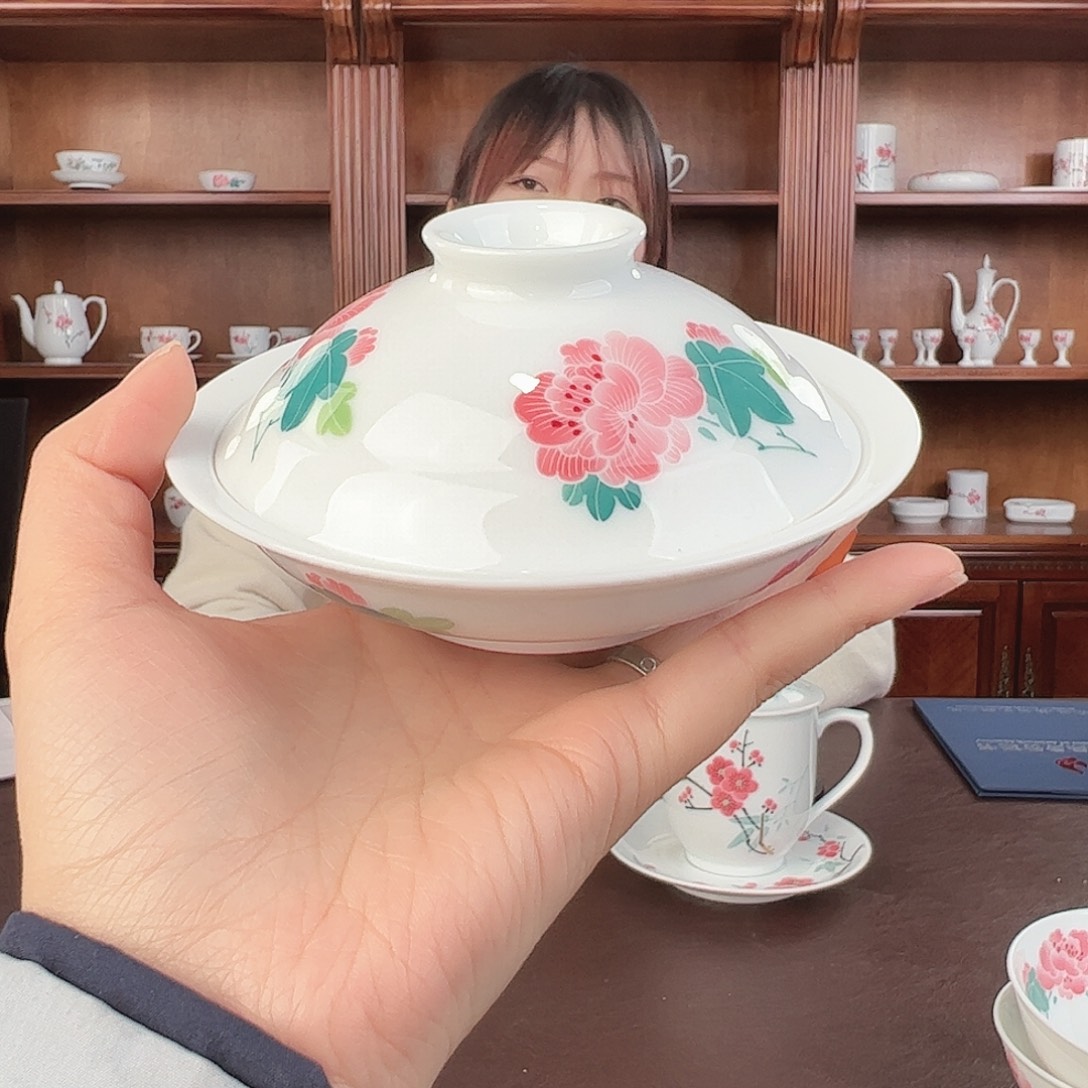 瓷芙蓉花5寸合器，微瑕