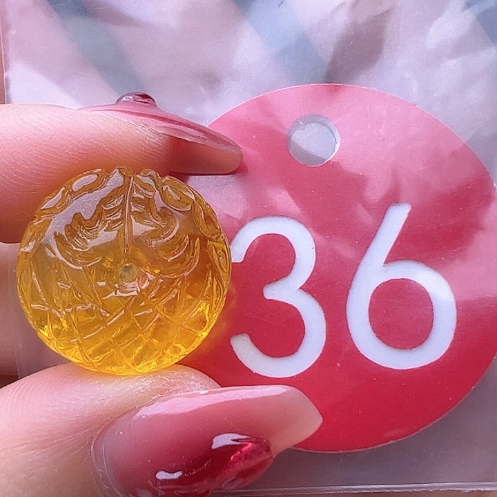 蜜蜡裸石未镶嵌17.3/9mm 净水 龙扣