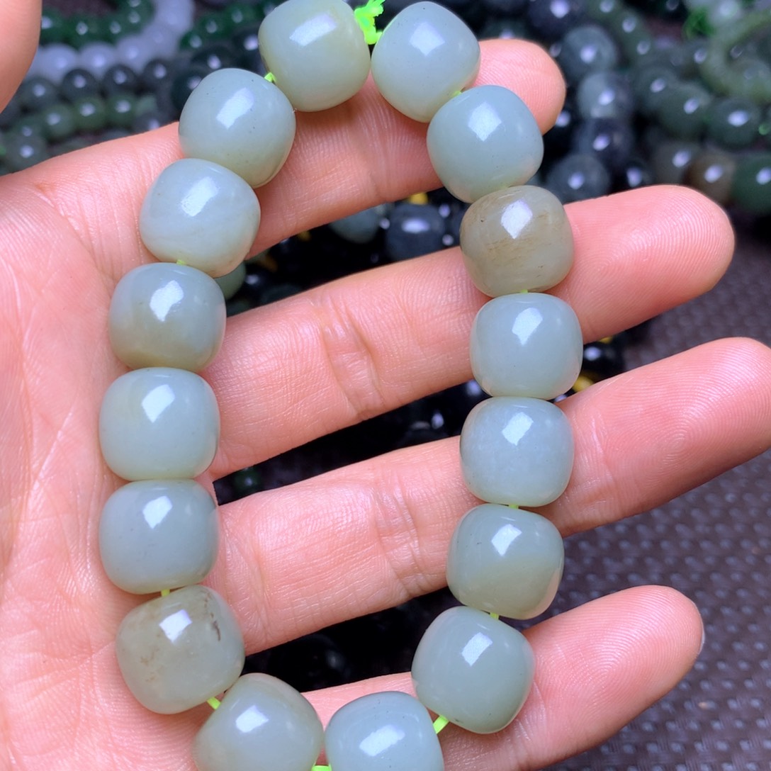 和田玉未镶嵌手串