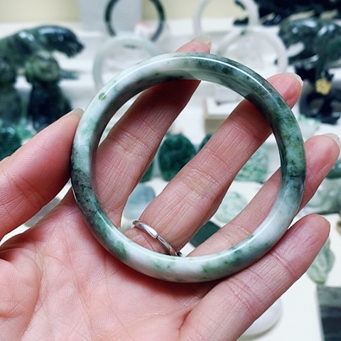 独山玉手镯未镶嵌