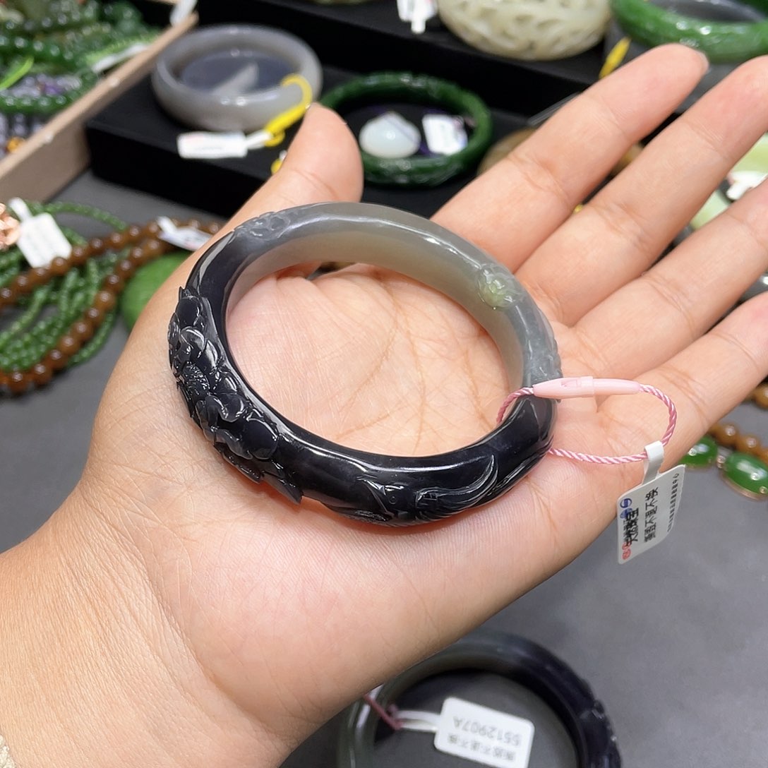 和田玉手镯56圈口47未镶嵌