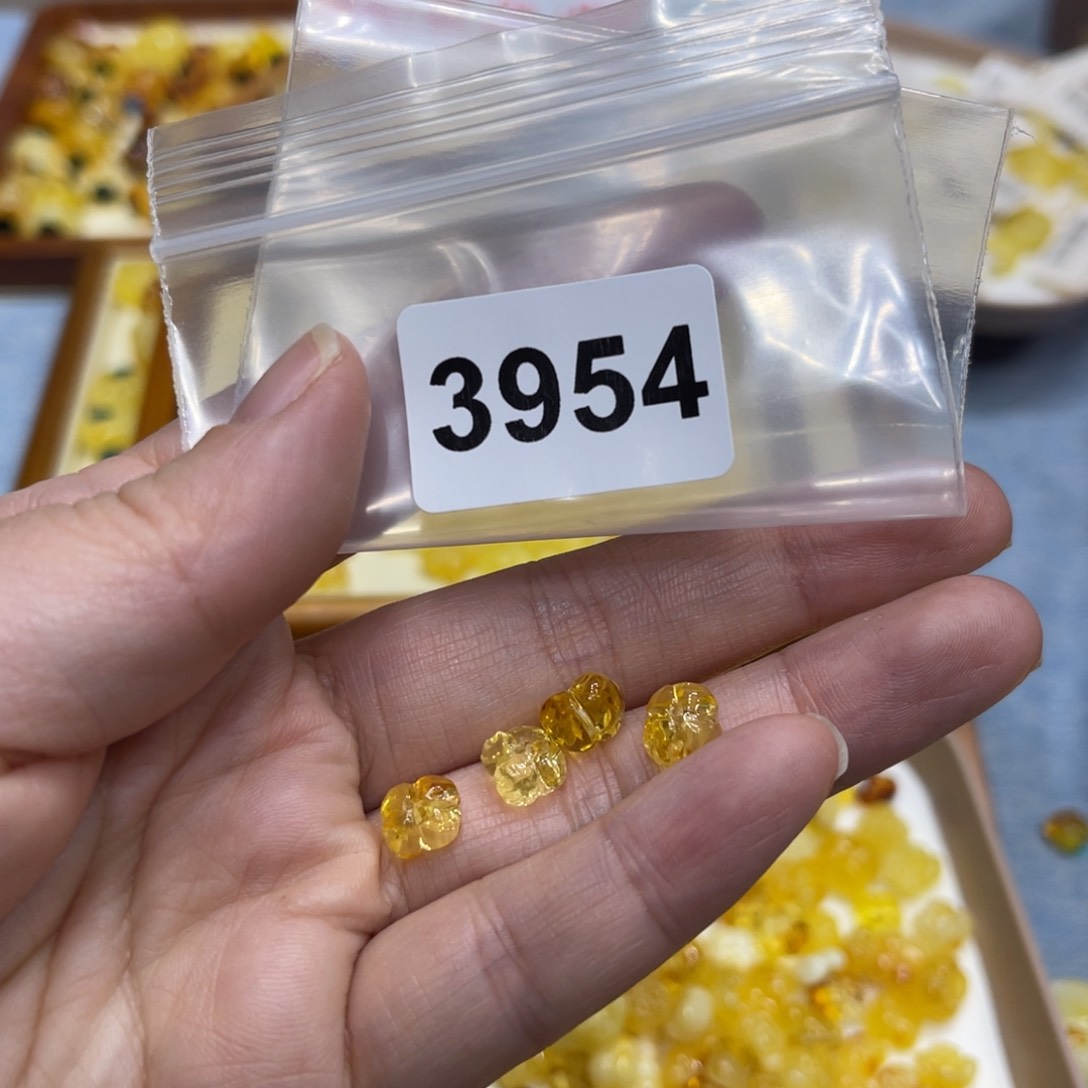 琥珀珠宝奇石未镶嵌